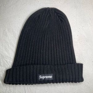 Supreme Black Ribbed Knit Hat